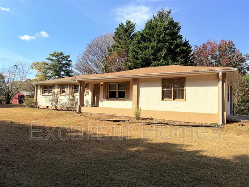 Dallas House: 13 Hearthwood Court