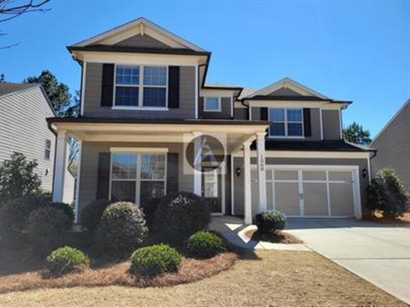 Roswell House: 1008 Applegate Drive