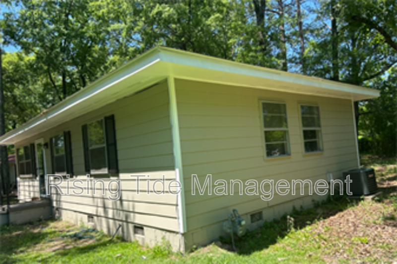 Bessemer House: 1308 Airport Ln SW