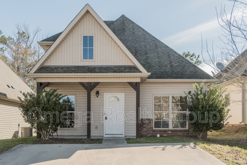 Calera House: 128 Cattail Ln