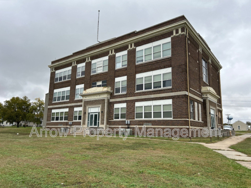 Clay Center House: 731 E Crawford-3B