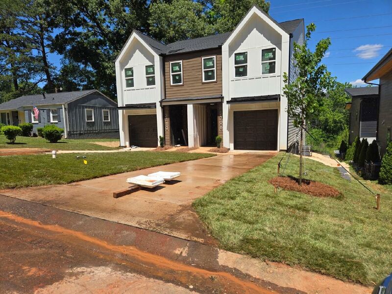 Charlotte House: 2706 Coronet Way