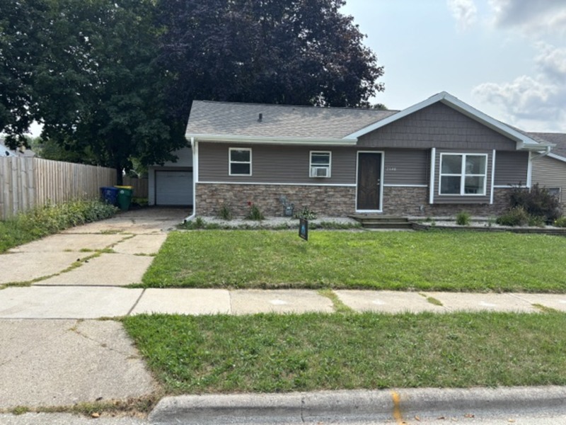 Green Bay House: 2048 Hillview Drive