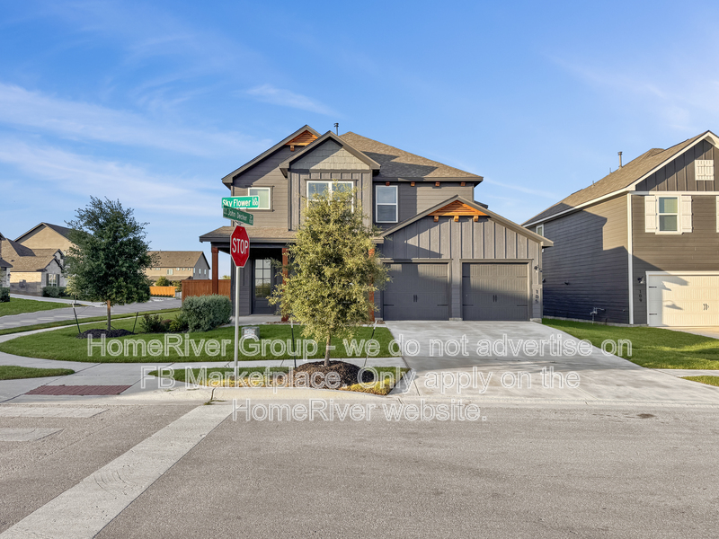 San Marcos House: 105 Skyflower Ln