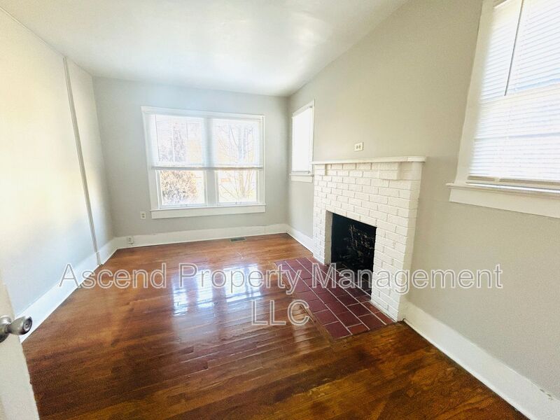 Chattanooga House: 4504 Old Mission Rd