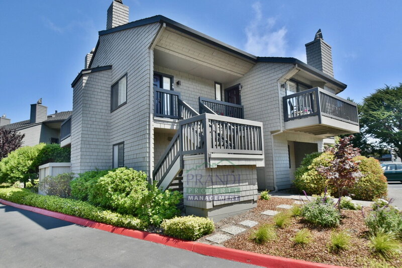 Sausalito Condo: 40 Cypress Pl