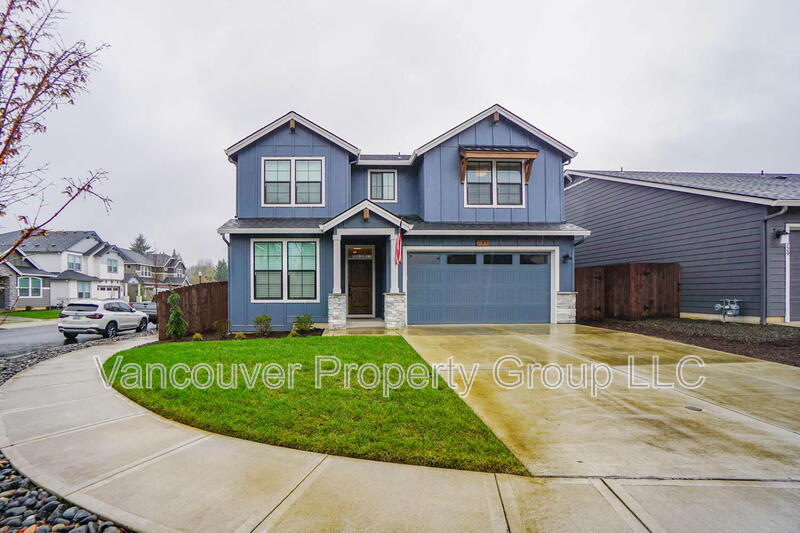 Battle Ground House: 737 Southeast 38th Street