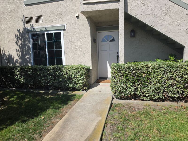 Irvine House: 22 Columbia