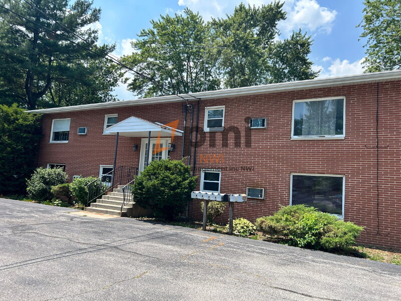 Hobart Condo: 660 N Hobart Rd