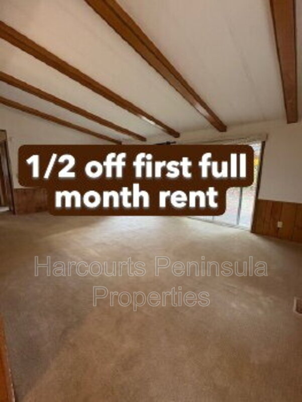 Bremerton House: 8371 Highway 303