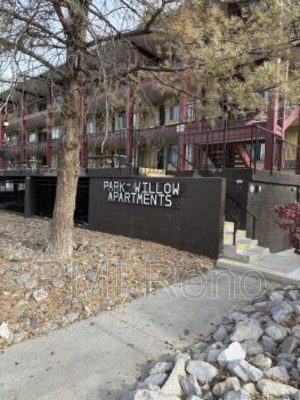 Reno Condo: 160 Park Street