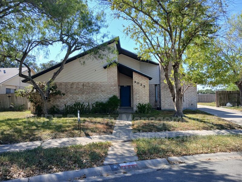 Corpus Christi House: 4033 Sandy Hollow Creek Drive