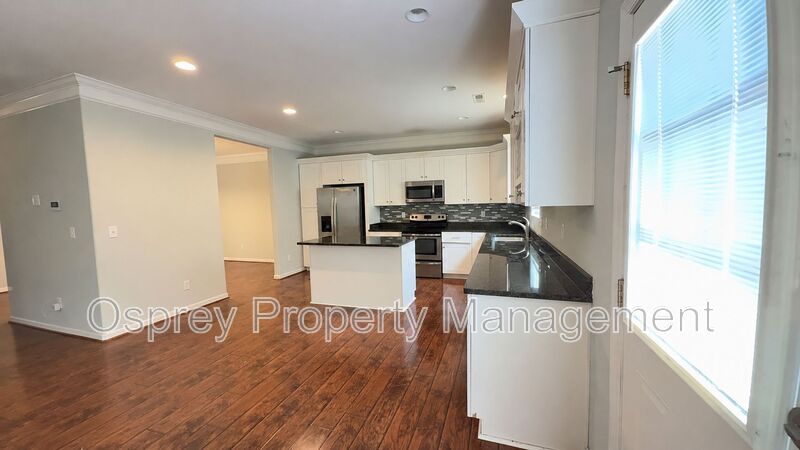 Spacious 4-Bedroom Norfolk Home with Fenced Yard, Deck & 2-Car Garage - Photo 2