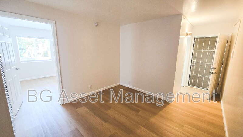 Berkeley Condo: 2223 Bonar Street