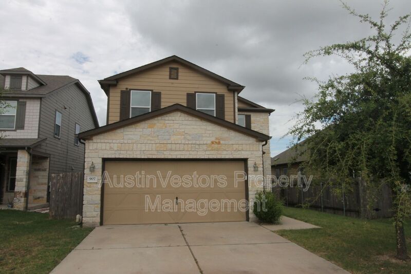 Pflugerville House: 907 Solitude Dr