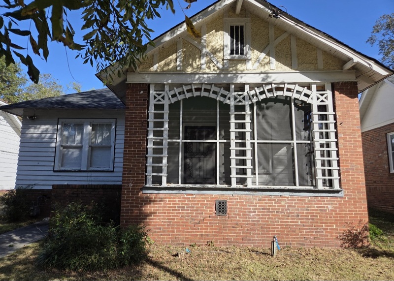 Macon House: 1182 Brentwood Avenue