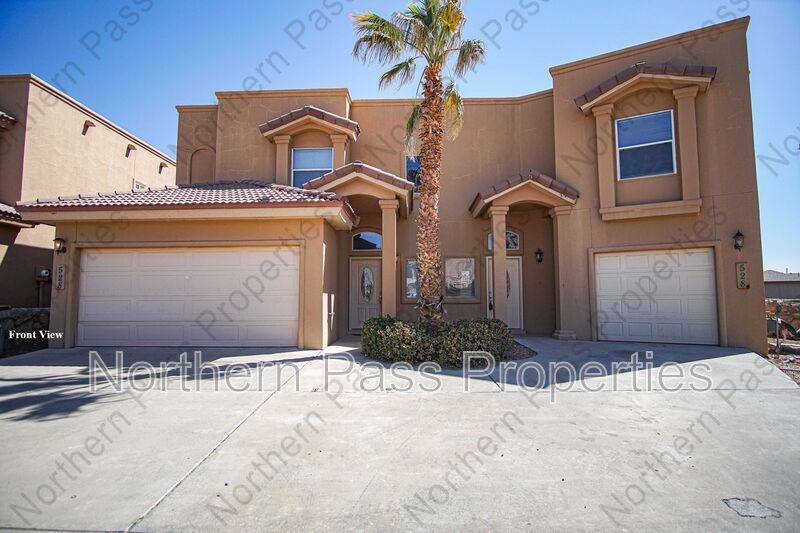 El Paso House: 528 Green Village