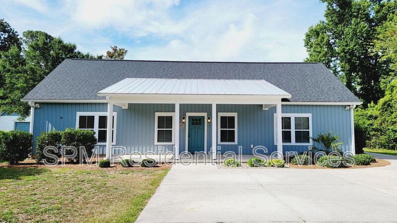 Wilmington House: 5012 Barefoot Dr