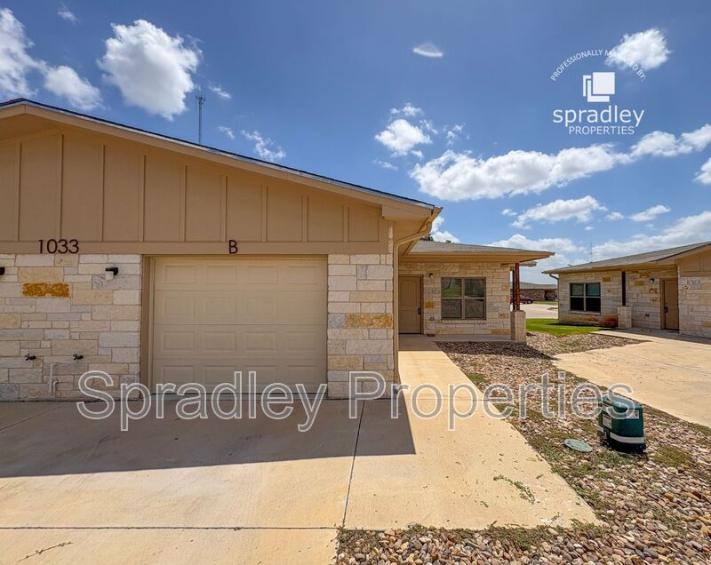 Belton Condo: 1033B Hibiscus Dr