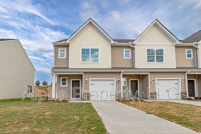 Duncan House: 25 Apricot Ln