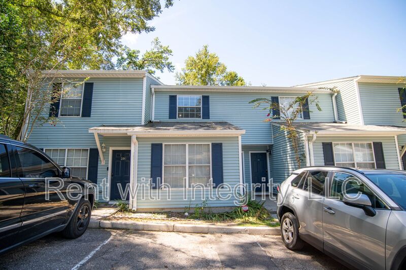 Tallahassee House: 2186 TIMBERWOOD CIR N