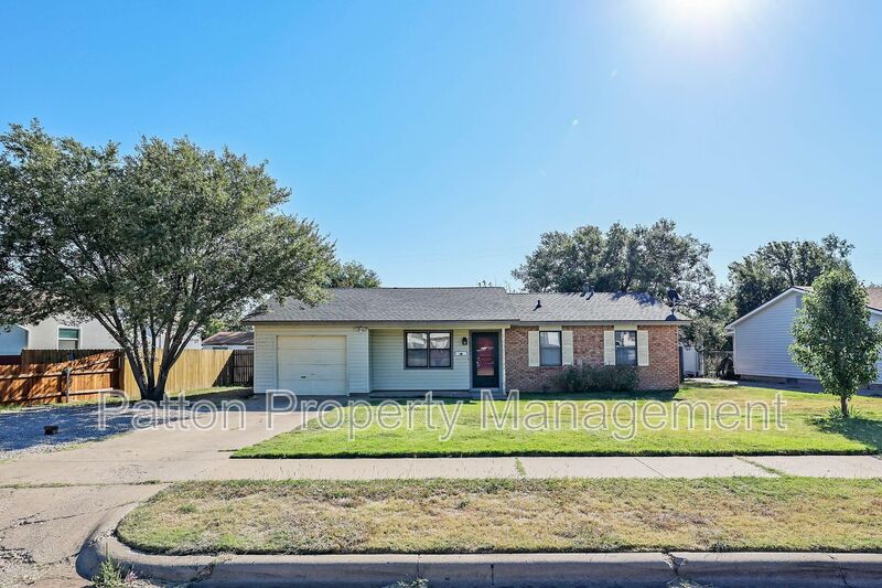 Amarillo House: 5207 S Travis