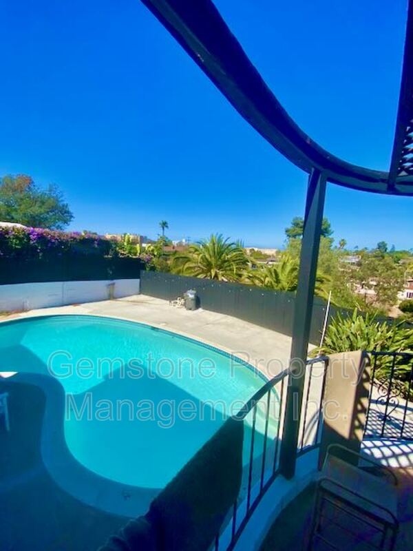 San Diego House: 5661 Dorothy Way