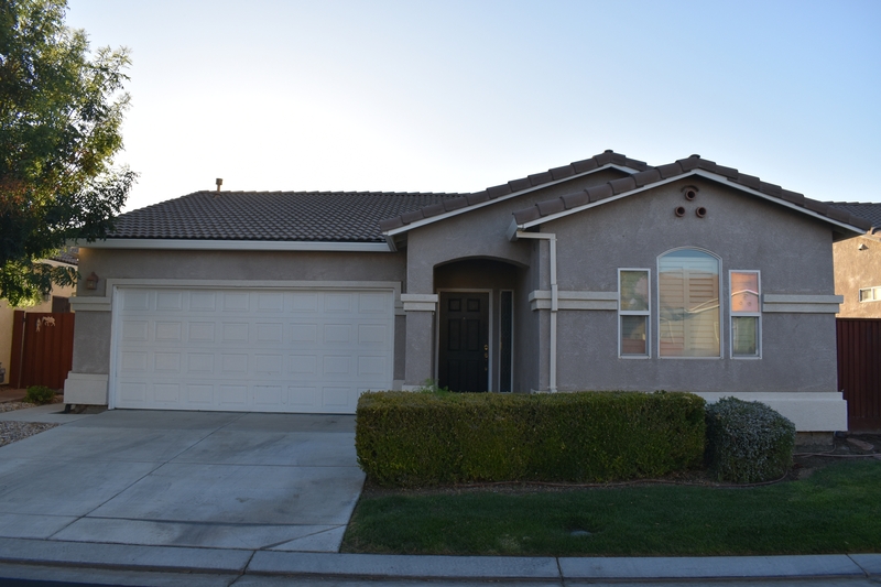 Los Banos House: 805 Vía Rosa