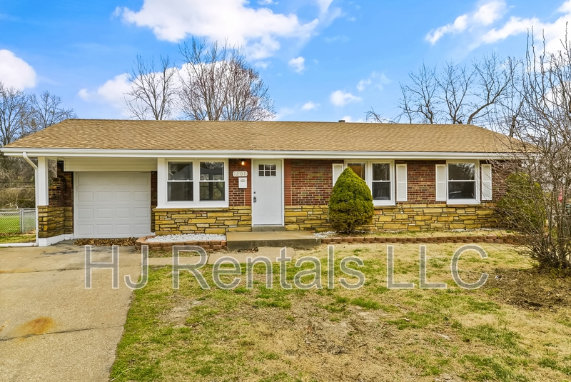 St. Louis House: 1201 Billings Drive