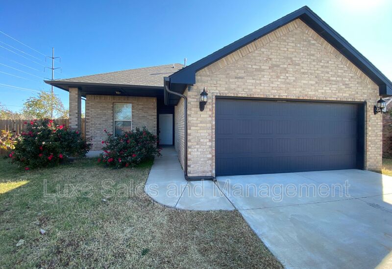 Yukon House: 7804 Meadow Lake Dr