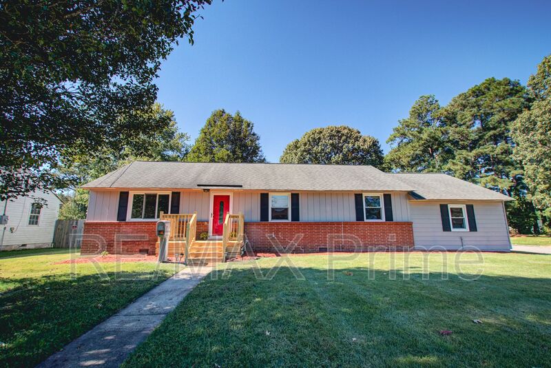 Hampton House: 321 Patrician Drive