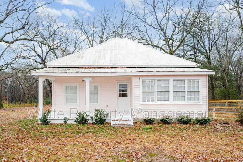 Monroe House: 3612 E Brief Road