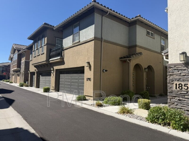 Reno Condo: 1795 Dark Horse Dr