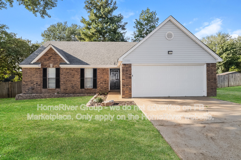 Horn Lake House: 3440 Lakehurst Cv