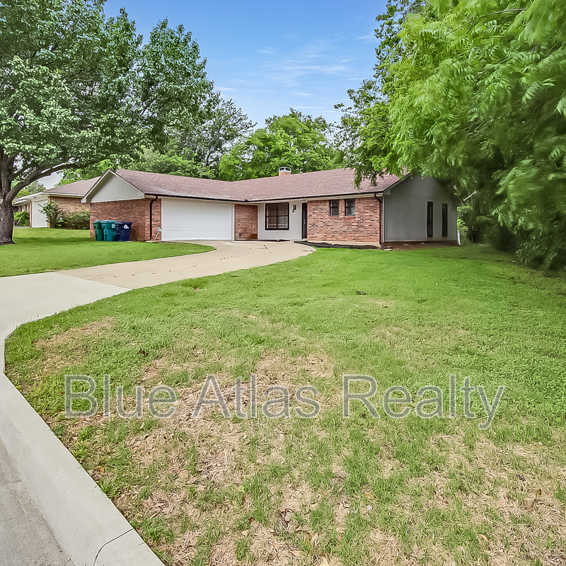 Denton House: 1329 East Windsor Drive