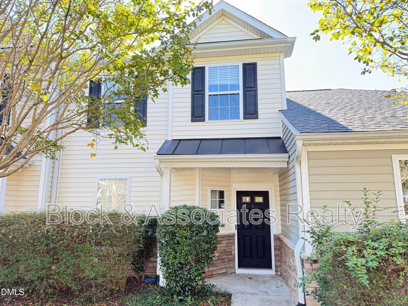 Durham House: 505 Auburn Square Drive