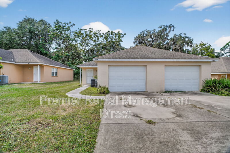 Leesburg Condo: 525 Paulling Drive