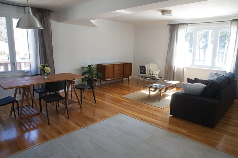 Ottawa House: 19 Meadowlands Drive West-