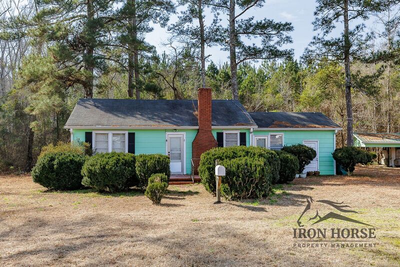 Greensboro House: 5001 Highway 15 S