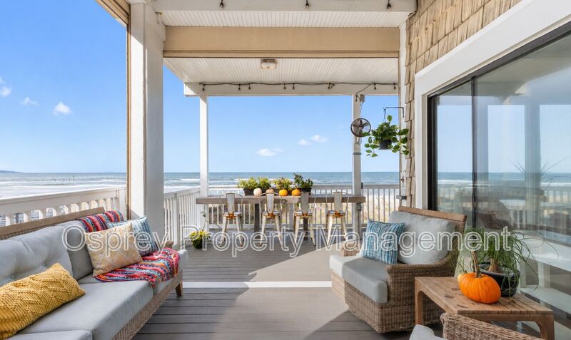 Coastal Living at Its Finest - Photo 2