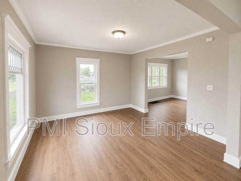 Sioux Falls House: 918 w 10th st
