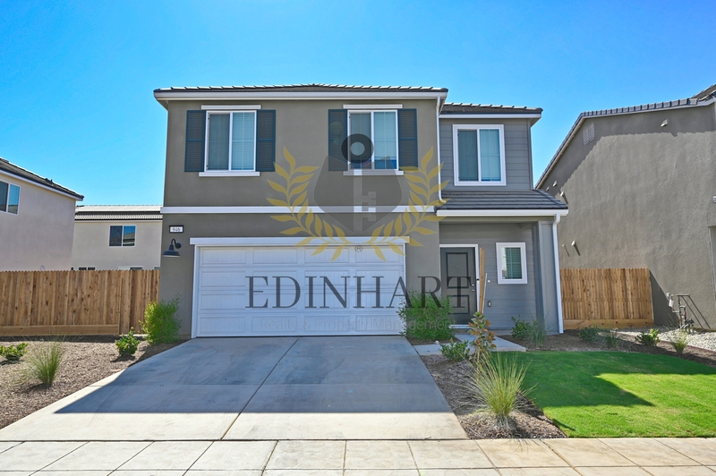Madera House: 946 Rubcom Road West