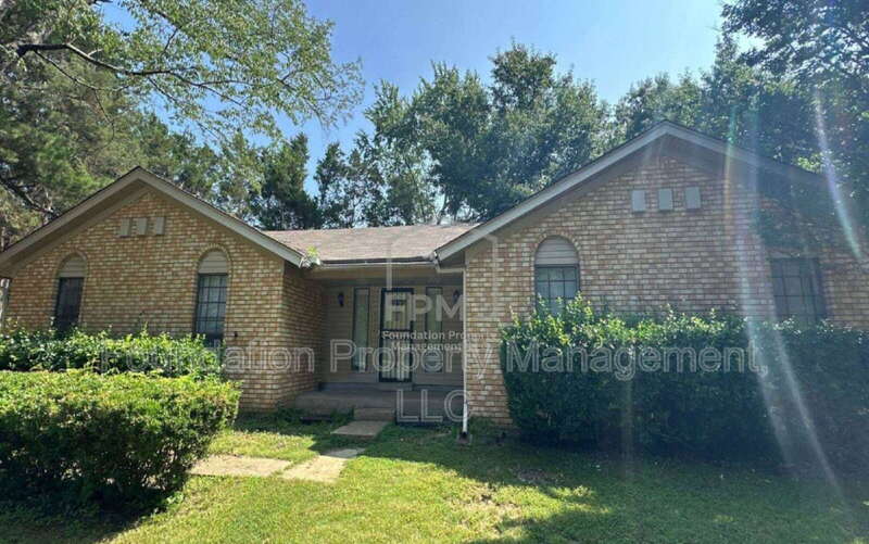 Memphis House: 4110 Kingscrest Cove