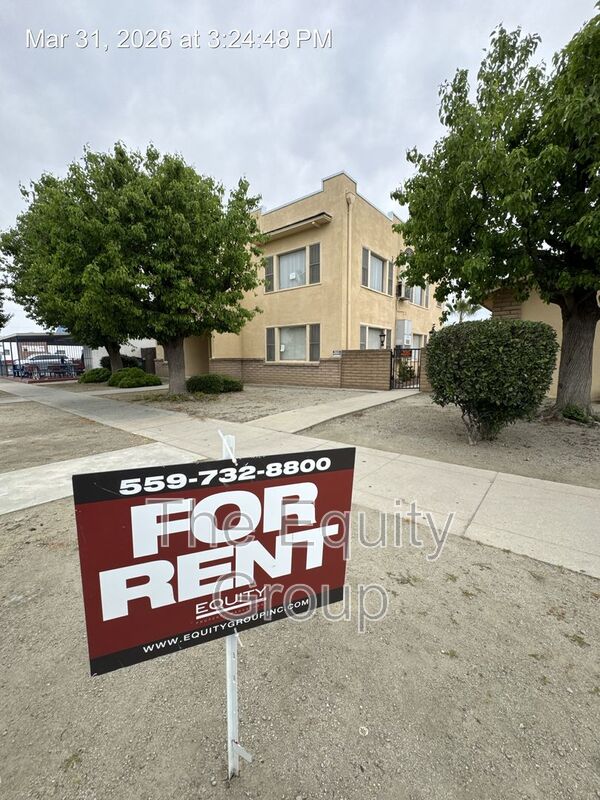 Reedley Condo: 1124 E St