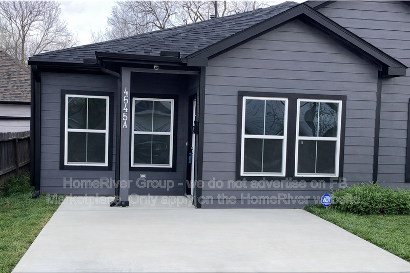 Houston Condo: 4645 Larkspur St