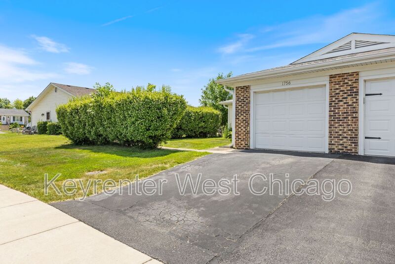 Glendale Heights House: 1756 Gilberto St