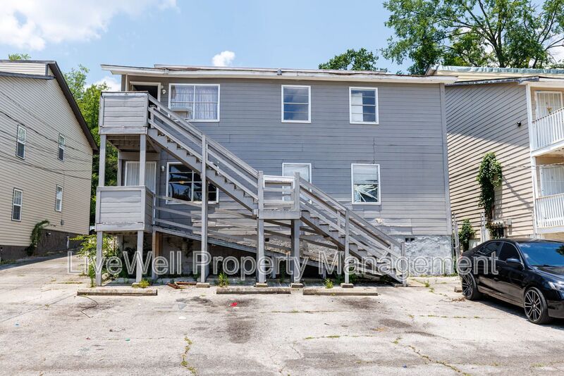 Birmingham House: 8017 1st Ave S