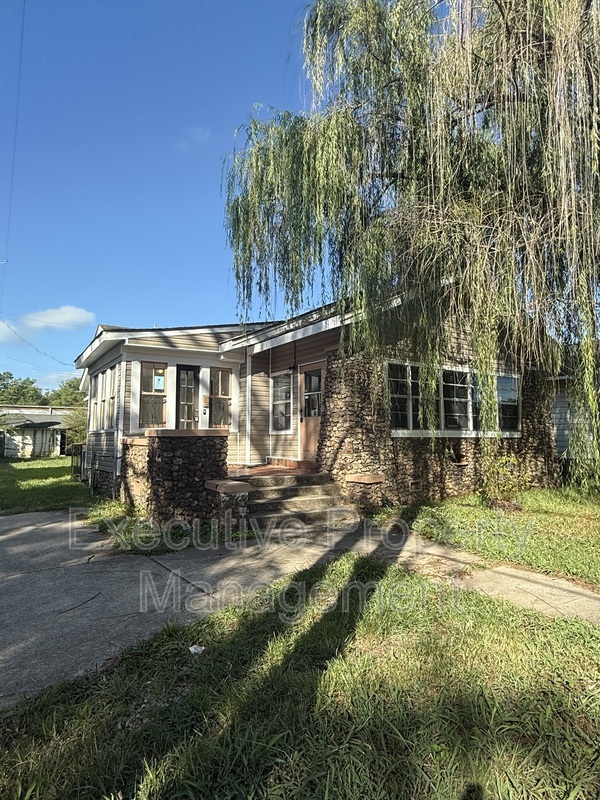 Fairfield House: 413 44th Street