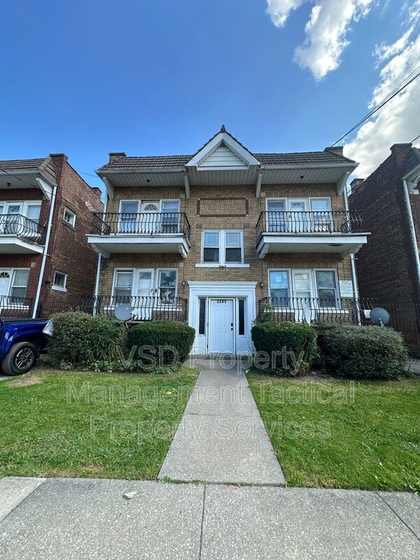 Cleveland Condo: 3289 E 143 St