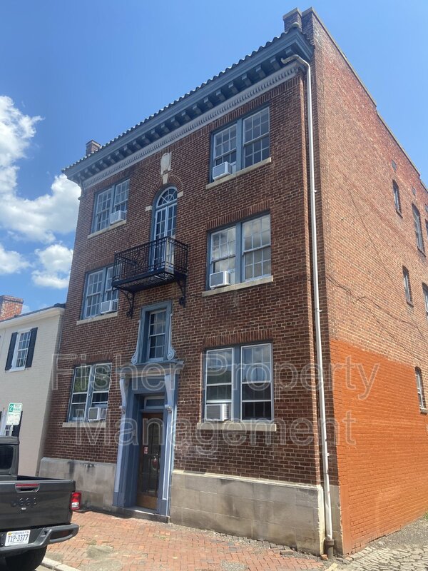 Richmond Condo: 111 North Foushee Street